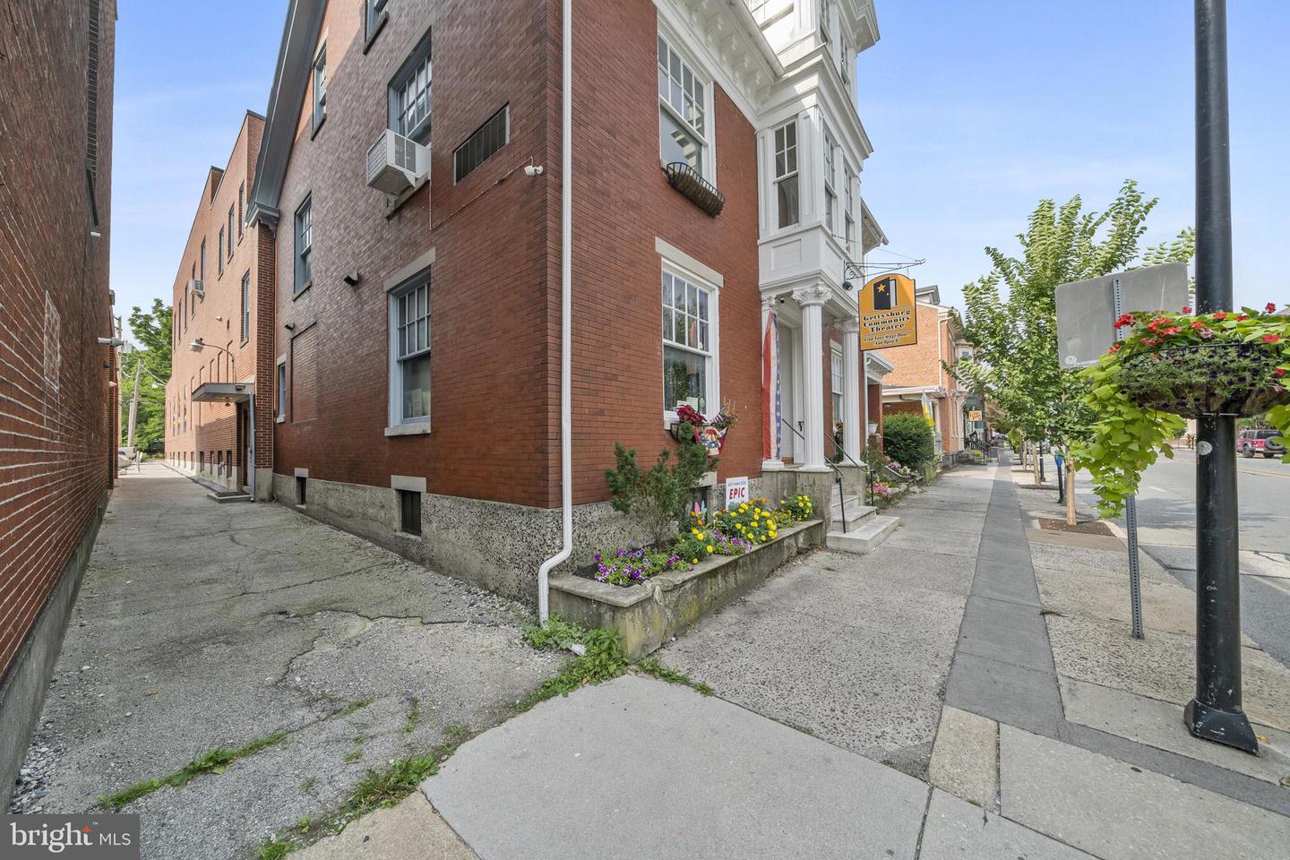 49 York St Property Photo 4
