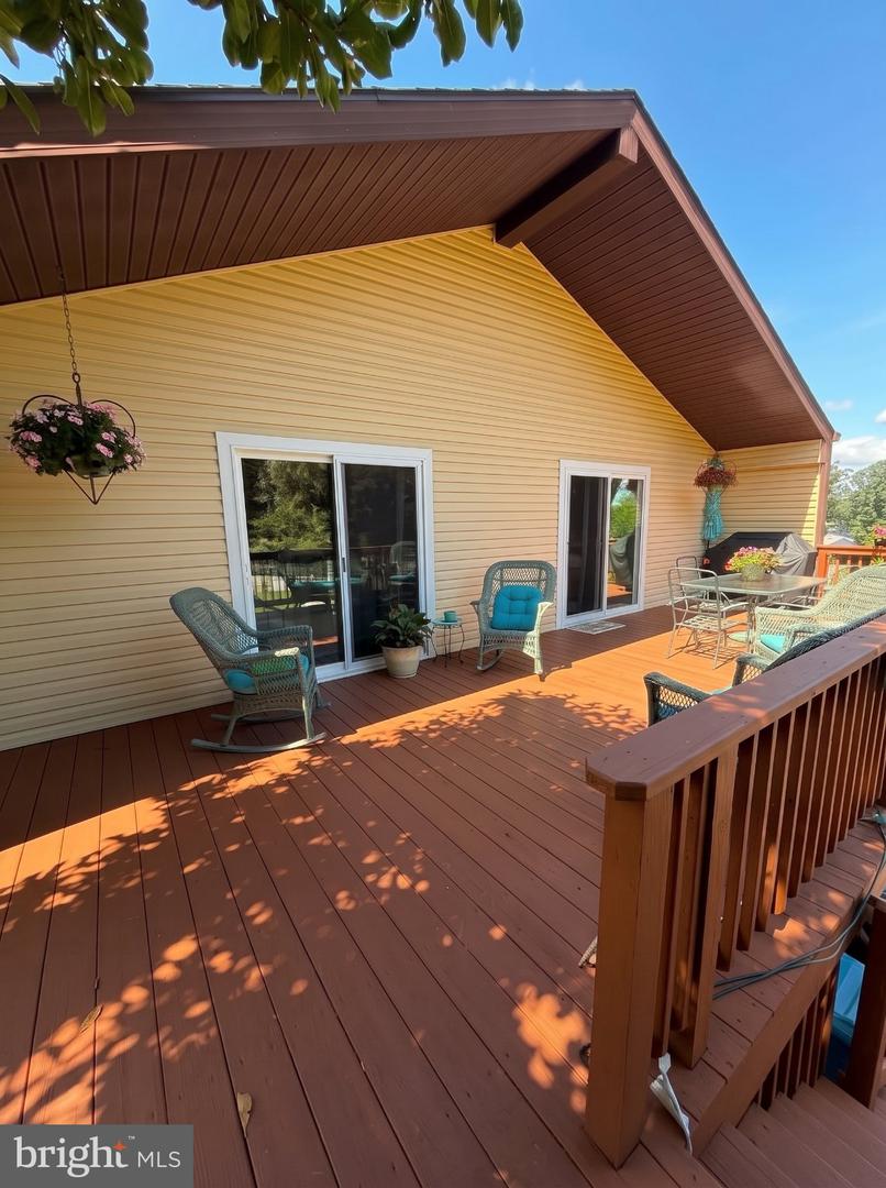 7 Hill Dr Property Photo 3