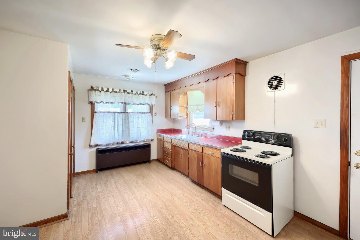 404 South St Property Photo 17