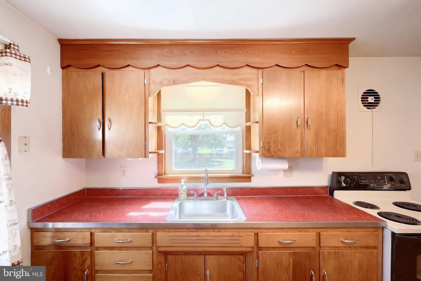 404 South St Property Photo 18