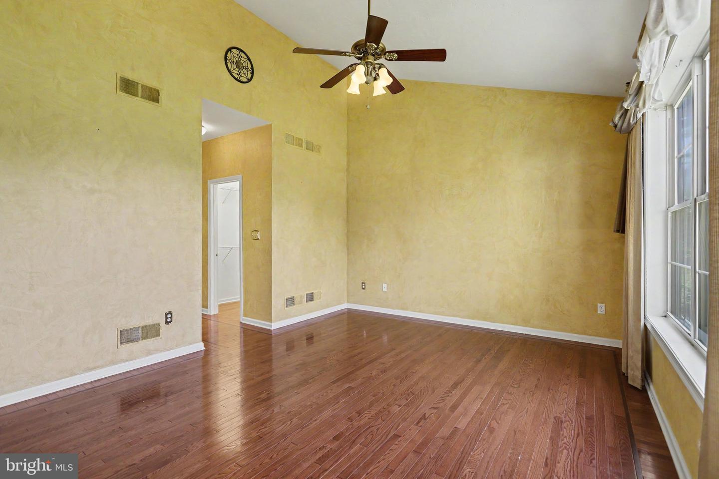 12 E Summit Dr Property Photo 23