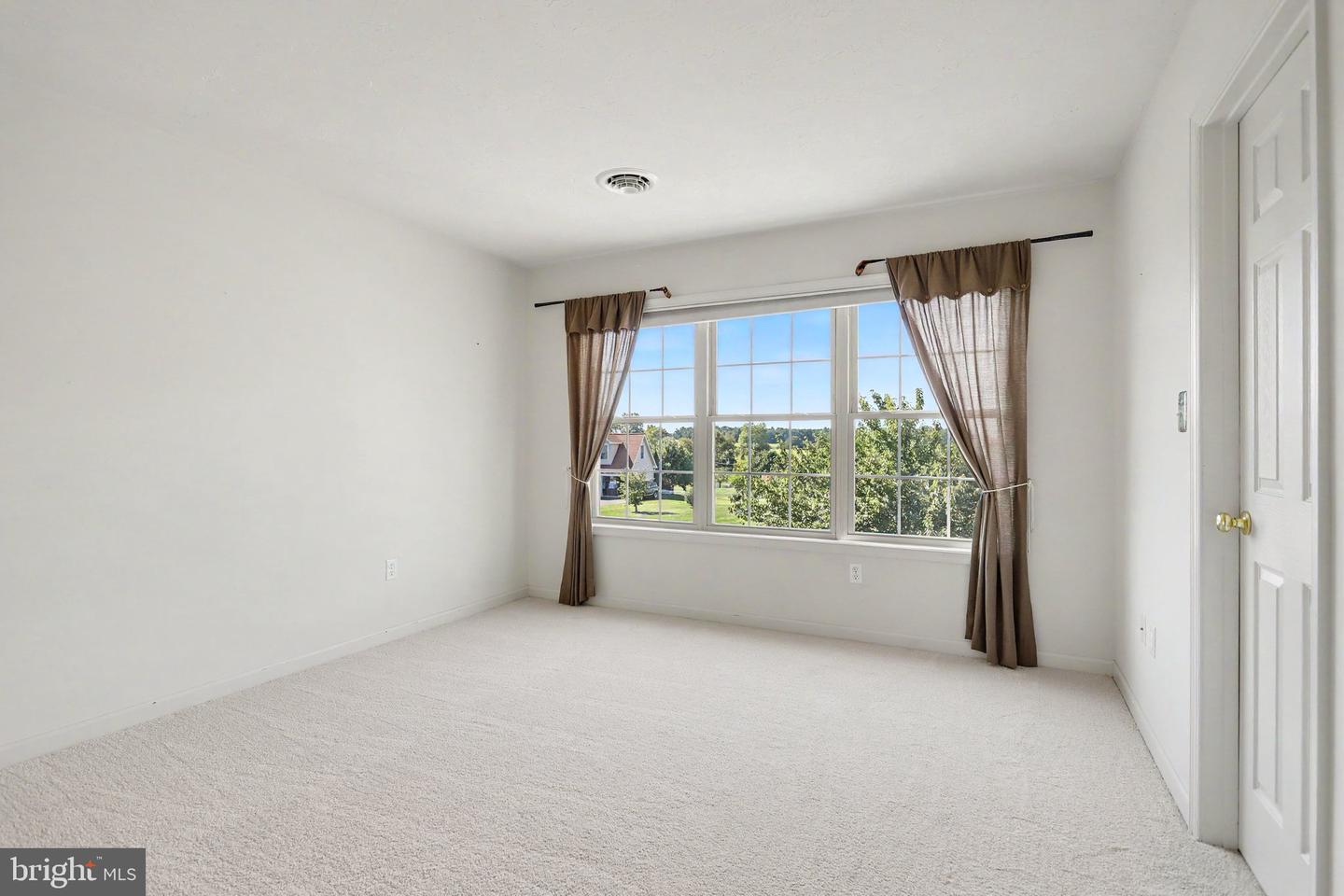 12 E Summit Dr Property Photo 30