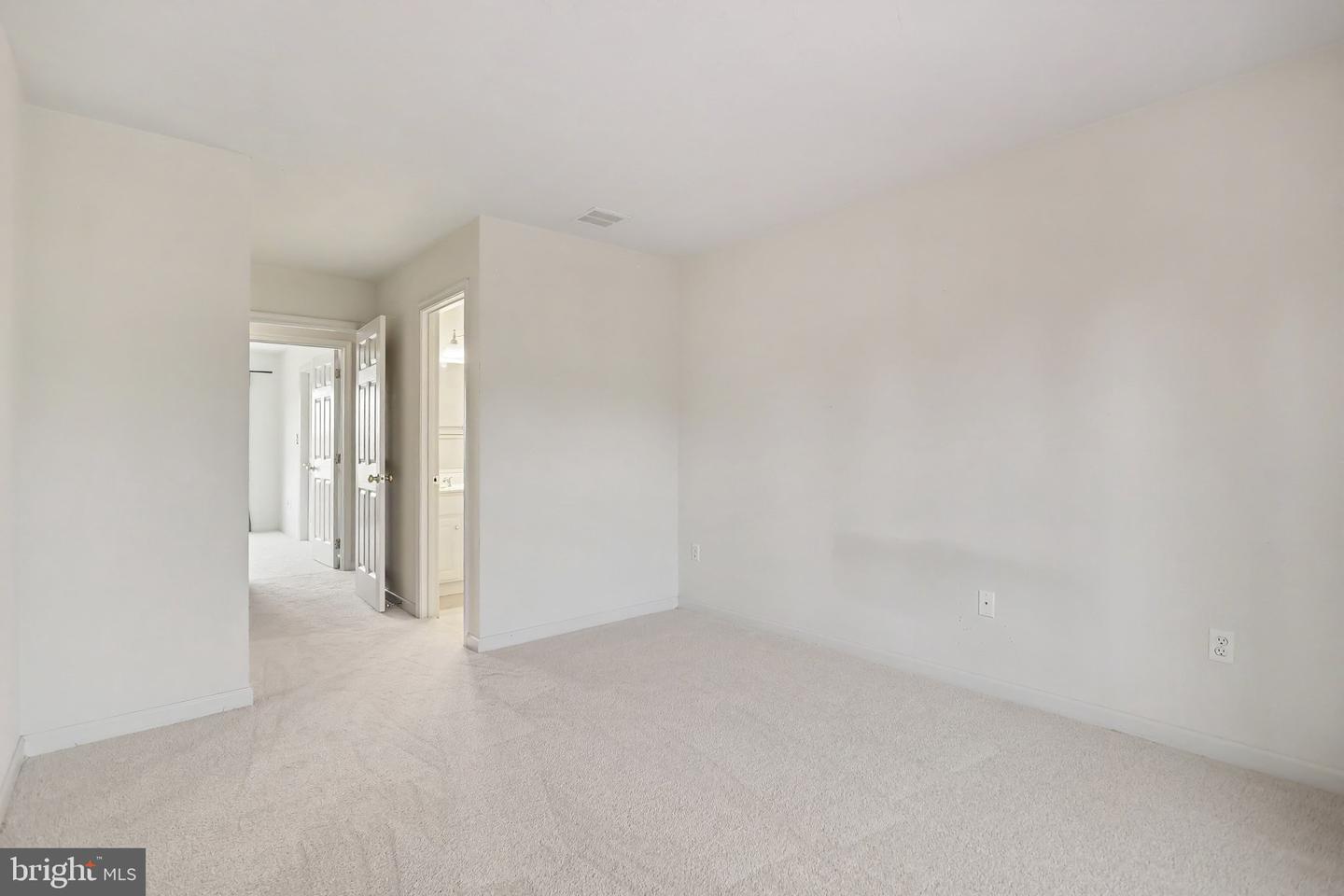 12 E Summit Dr Property Photo 32
