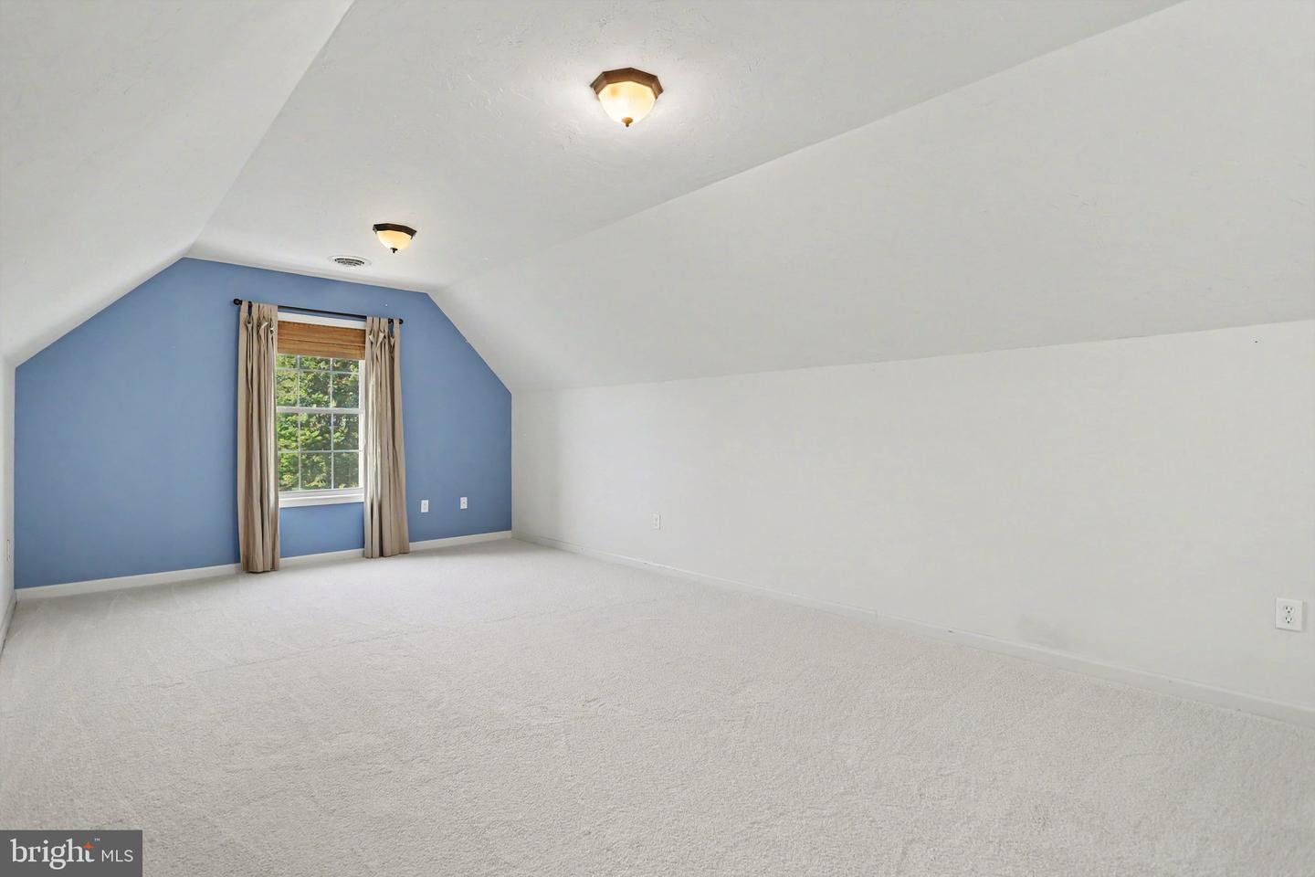 12 E Summit Dr Property Photo 35