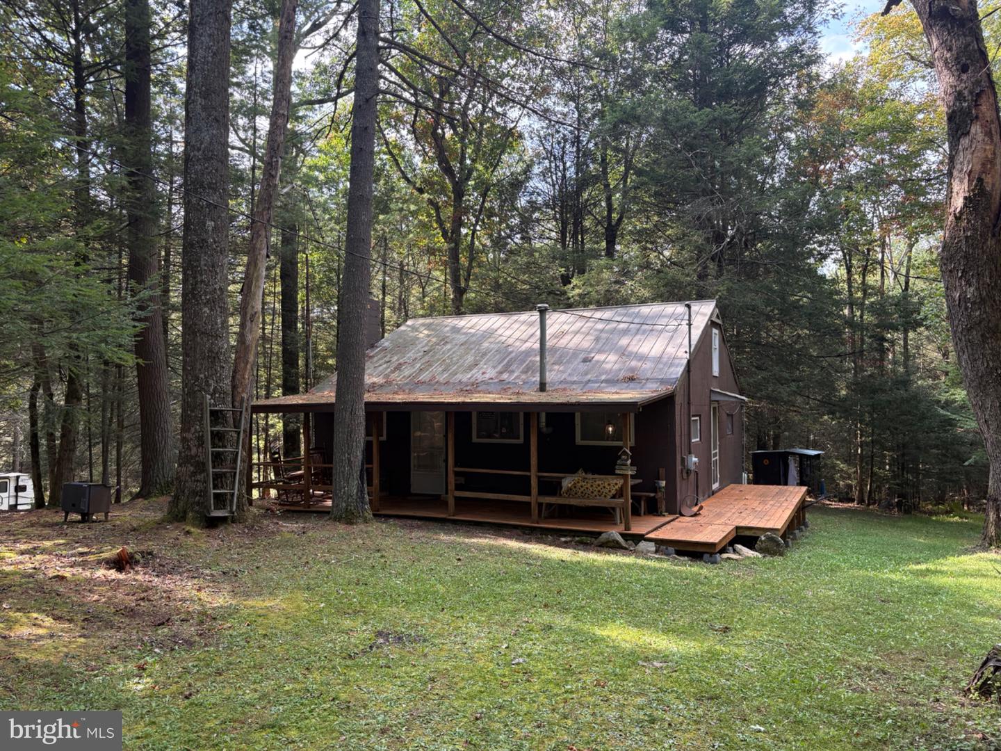 2082 Pine Grove Rd Property Photo 1