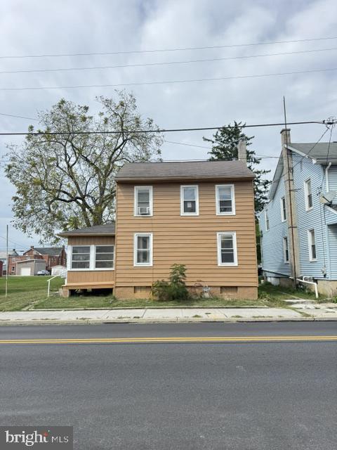 527 MAIN Property Photo 1