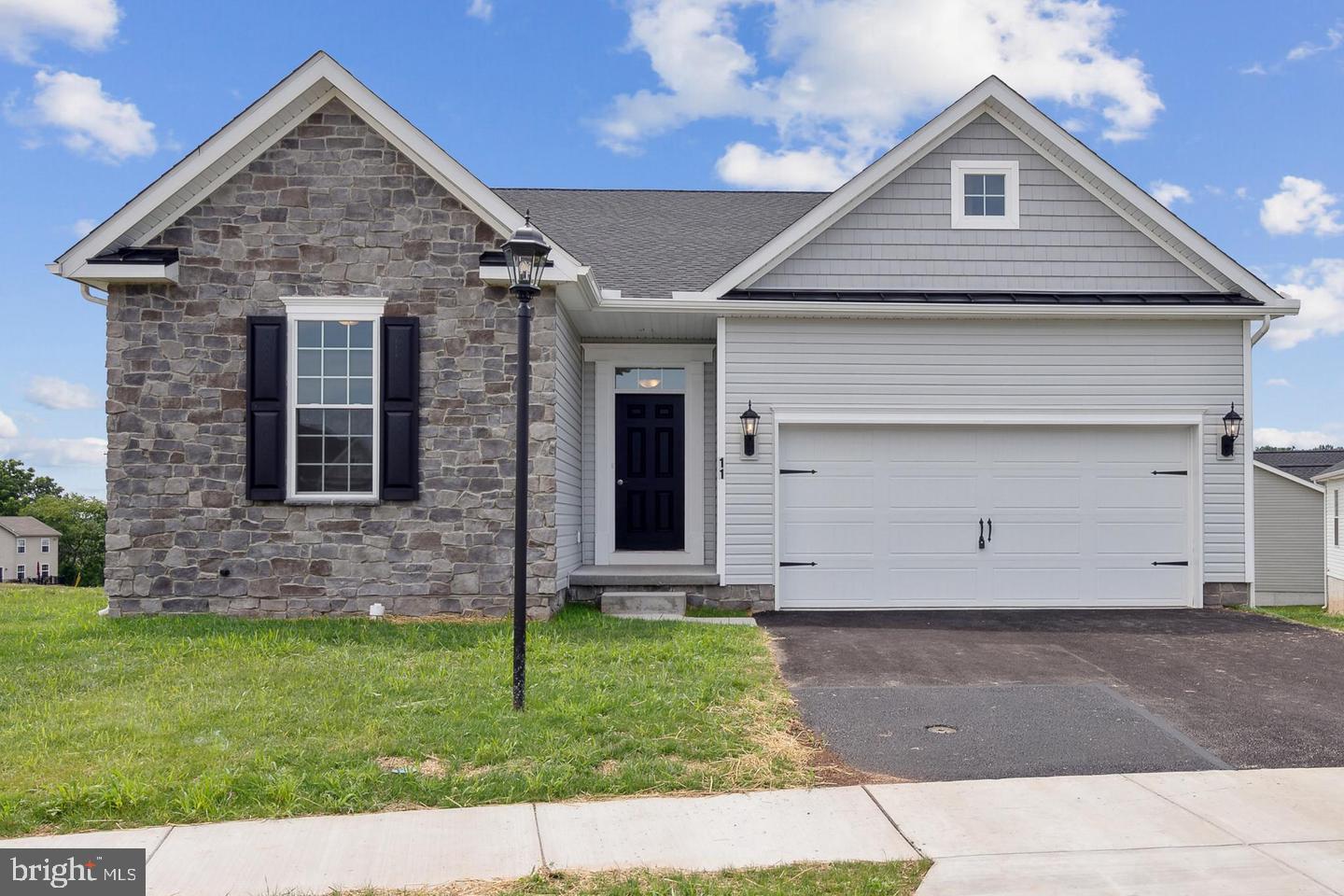 7 WREN CT #C38 Property Photo 1