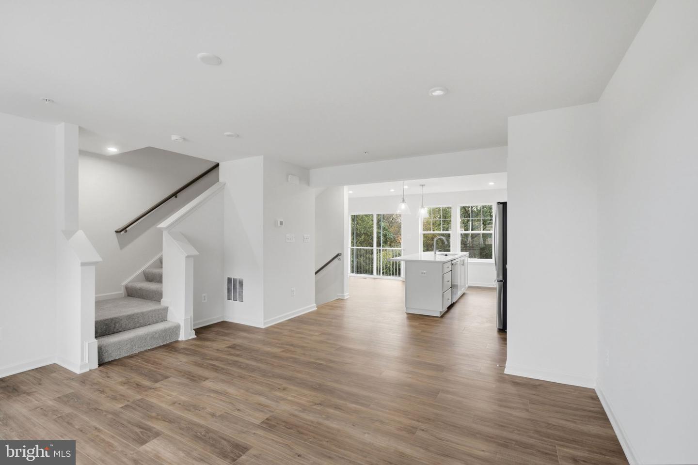 8 Juniper Ct Property Photo 3