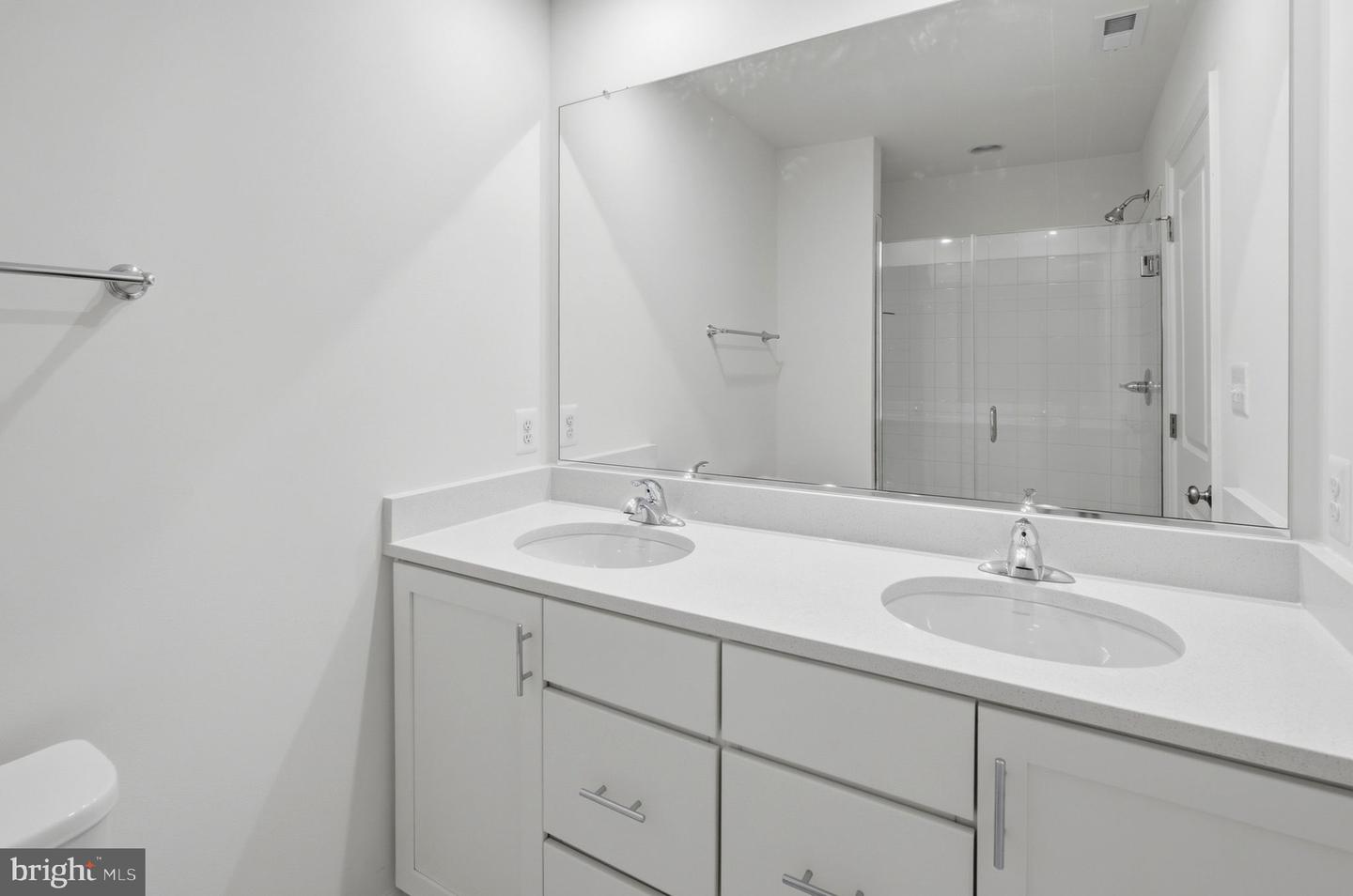 8 Juniper Ct Property Photo 5