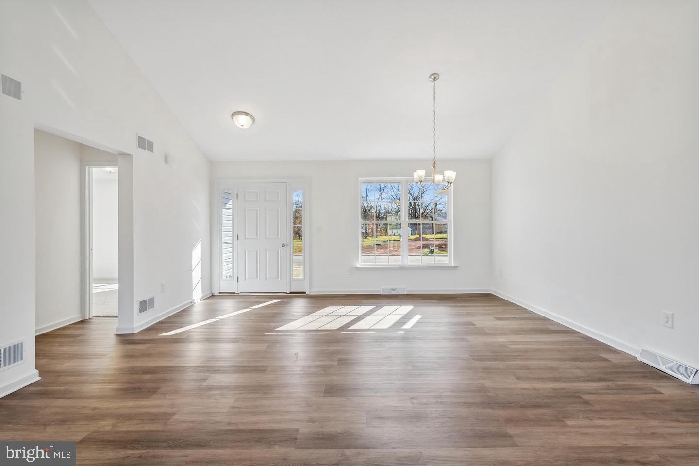 27 Kinzers Ct #68 Property Photo 6