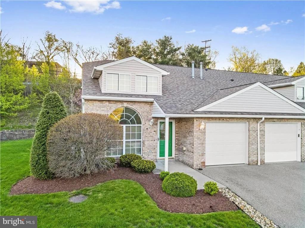 201 Malcom Court Property Photo