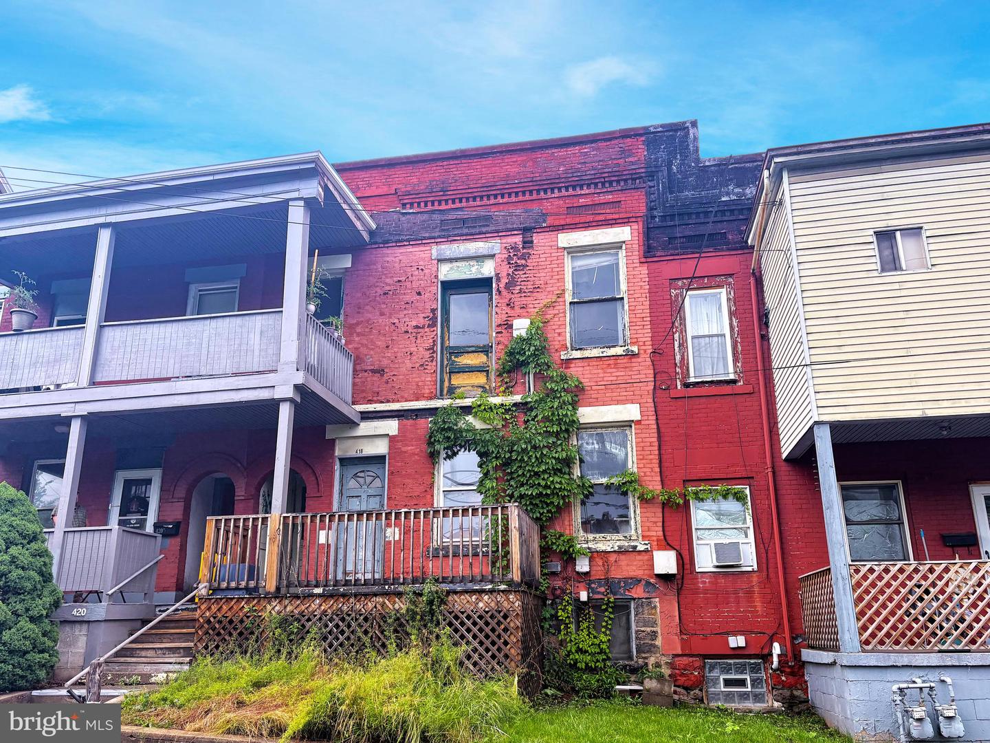 418 Middle Ave Ave Property Photo 1