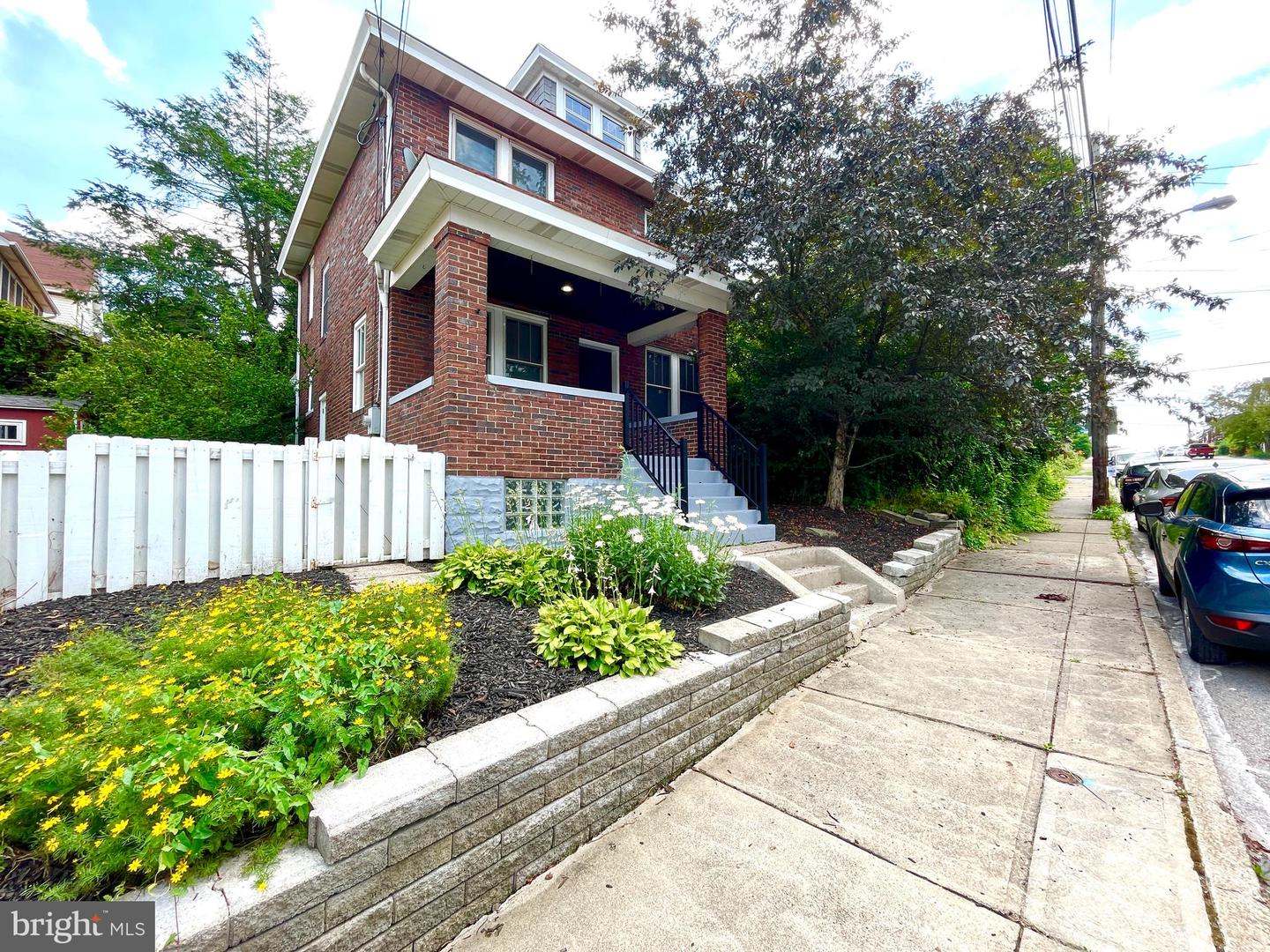 47 ESTELLA AVE