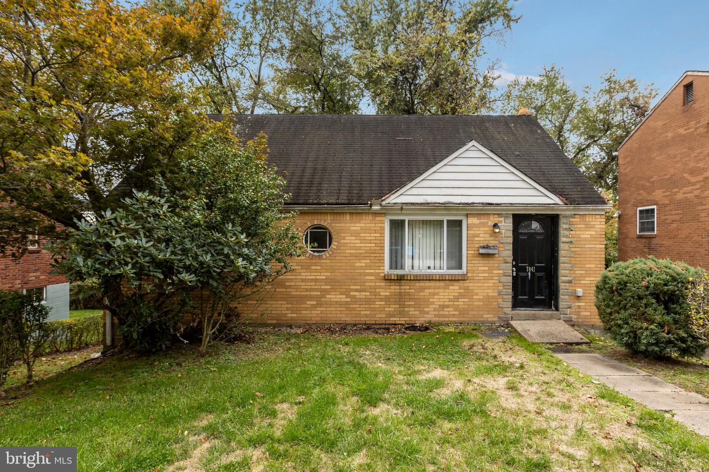 7841 Mark Dr Property Photo 1