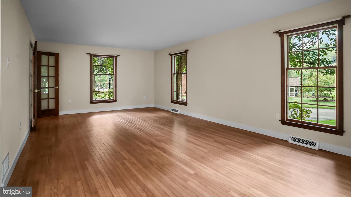 771 Olive St Property Photo 10