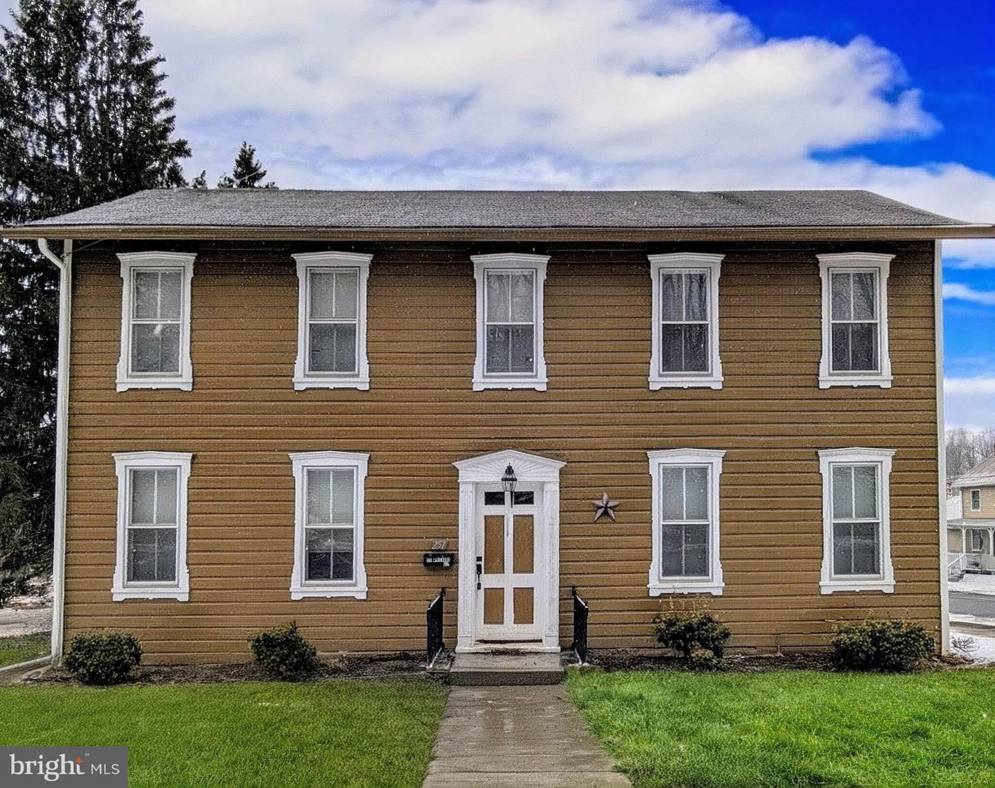 251 N Richard St Property Photo