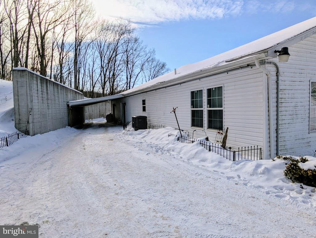 222 Picnic Rd Property Photo 4