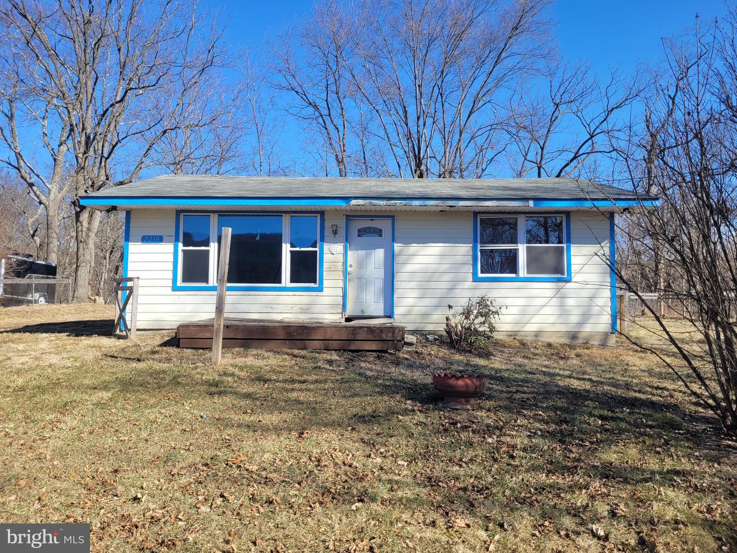 2210 Hyndman Rd Property Photo