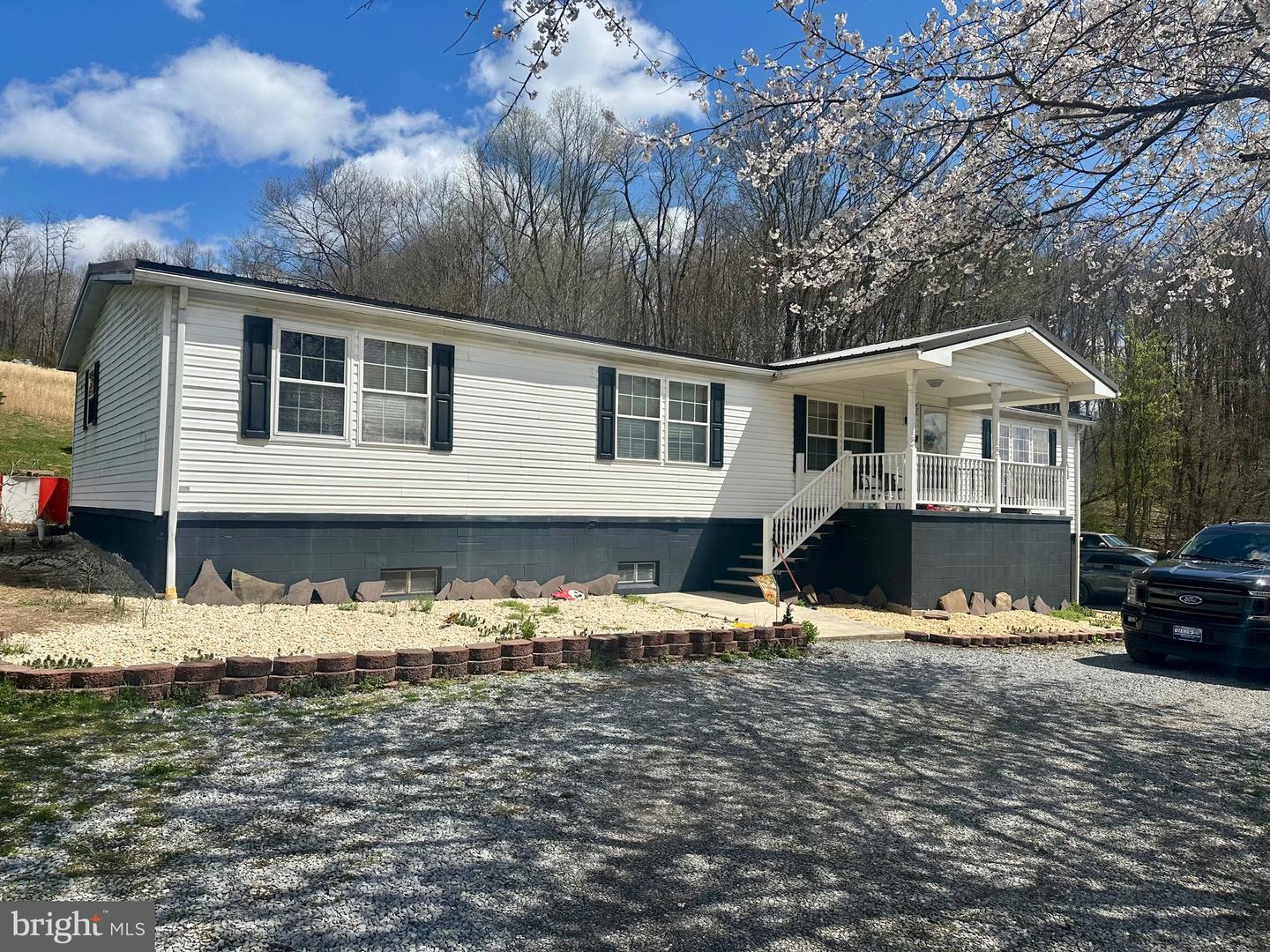 152 Brook Lane Property Photo 1