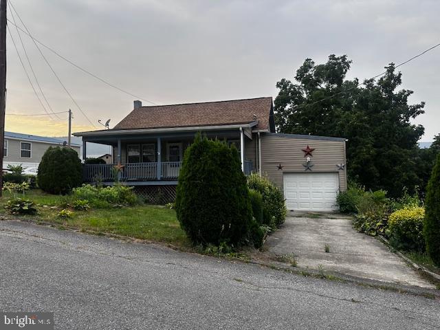 303 16th St Property Photo 1
