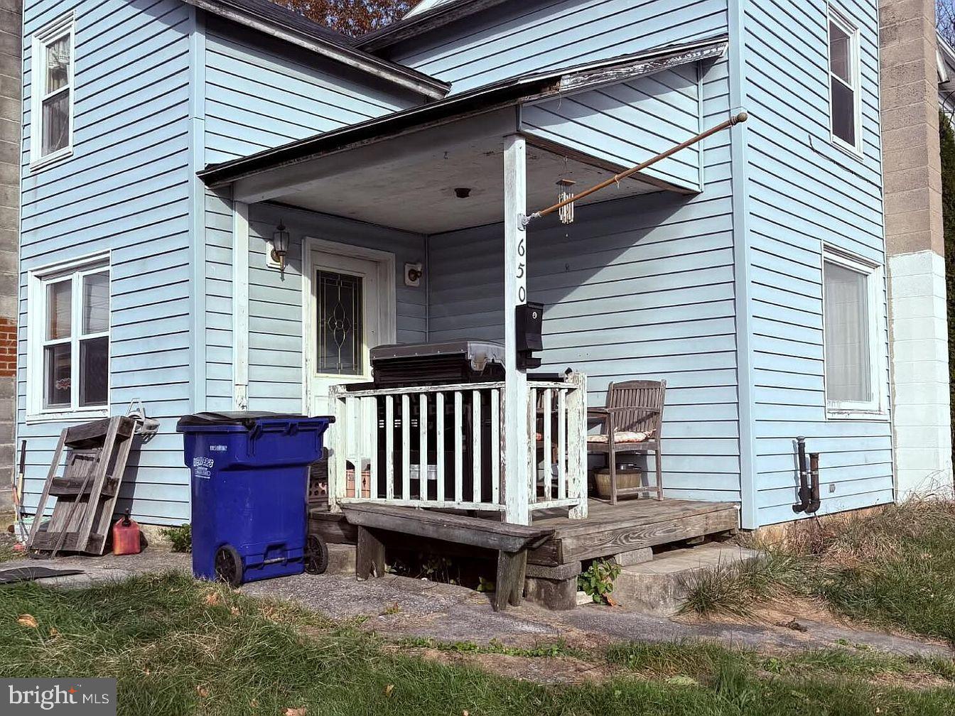 650 West St Property Photo 3
