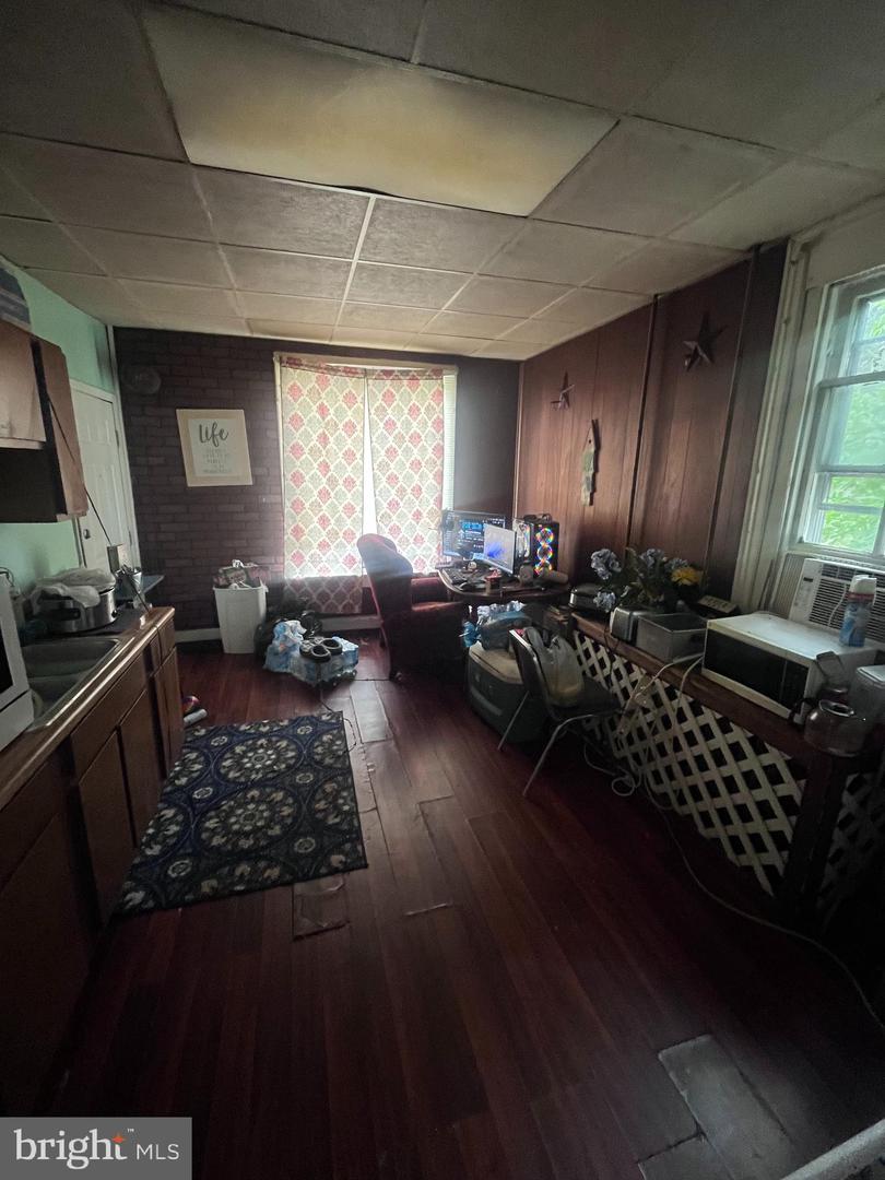 402 16th Street Property Photo 4