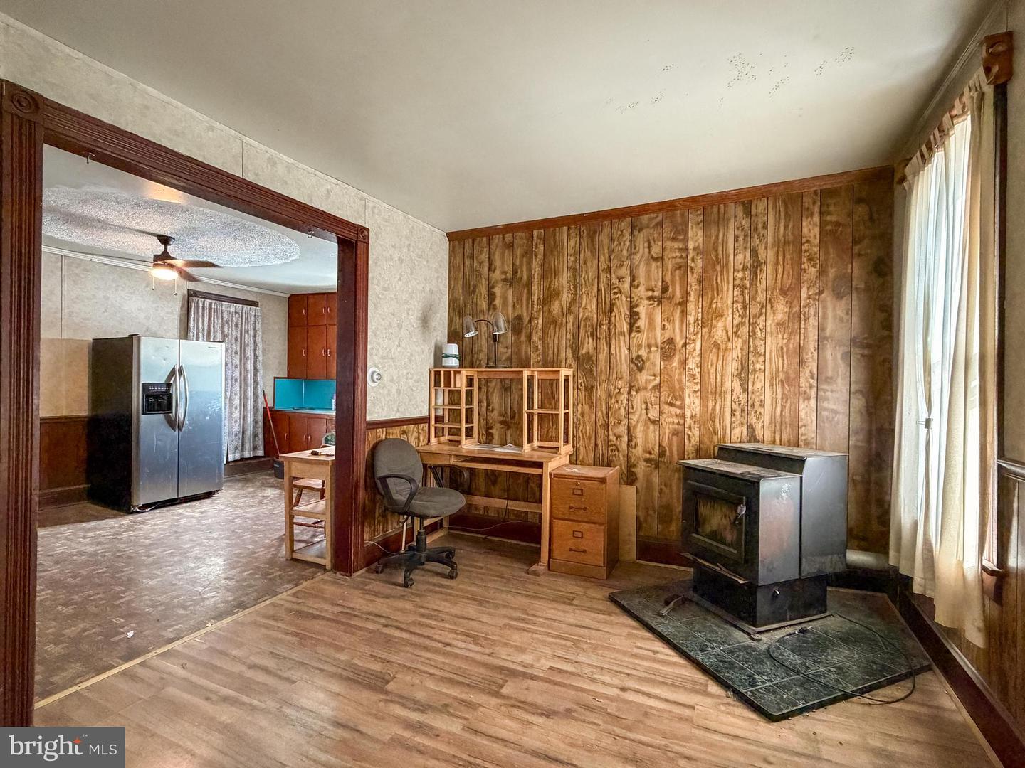 130 E 1st St Property Photo 14