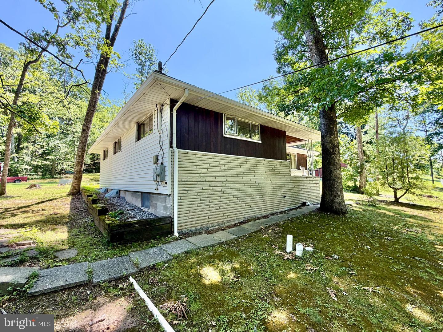 624 Raystown Road Property Photo 5