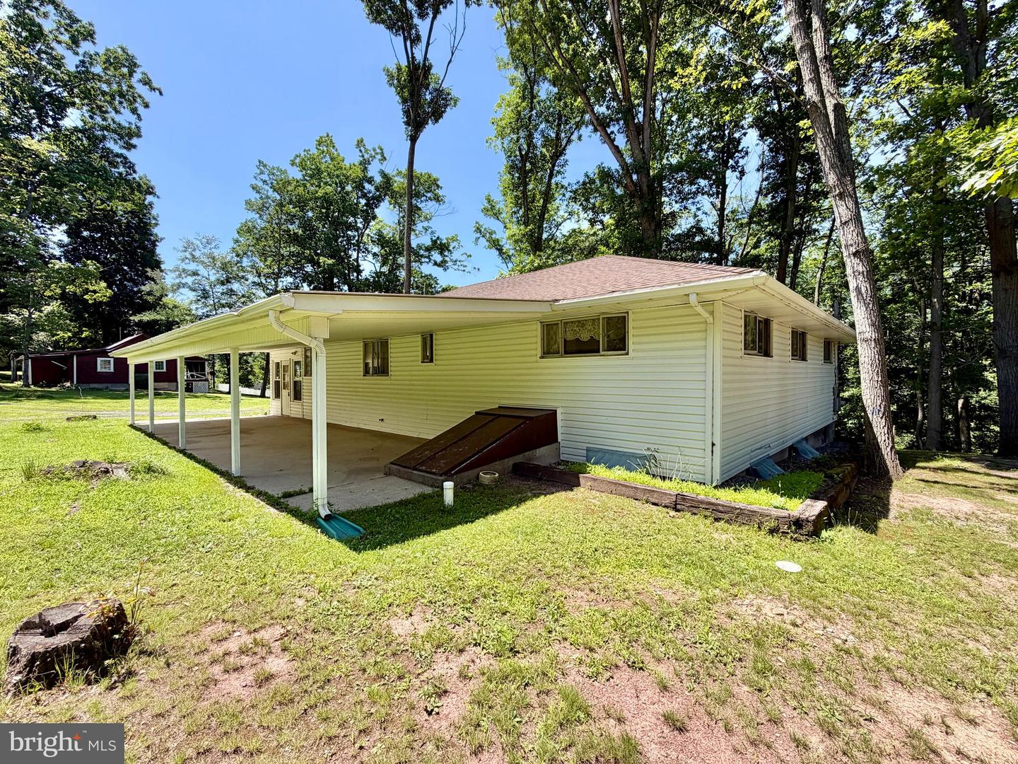 624 Raystown Road Property Photo 7