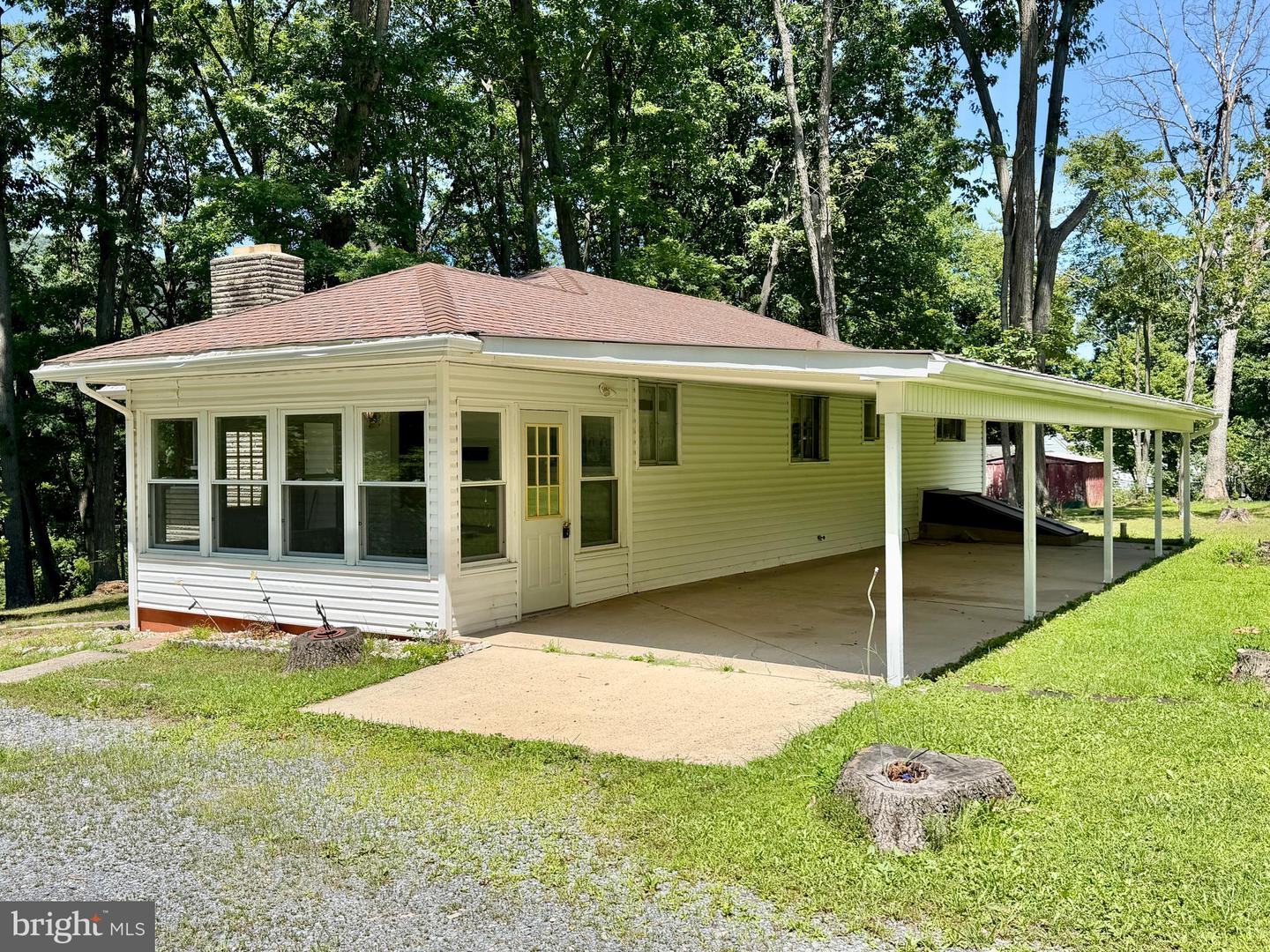 624 Raystown Road Property Photo 8