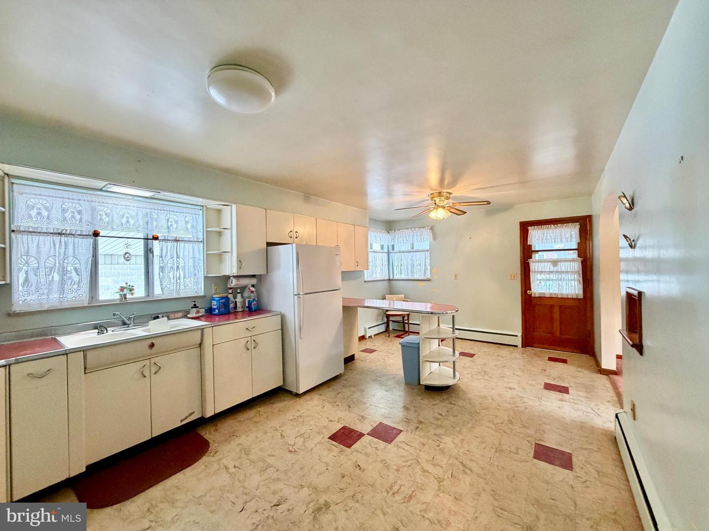 624 Raystown Road Property Photo 16