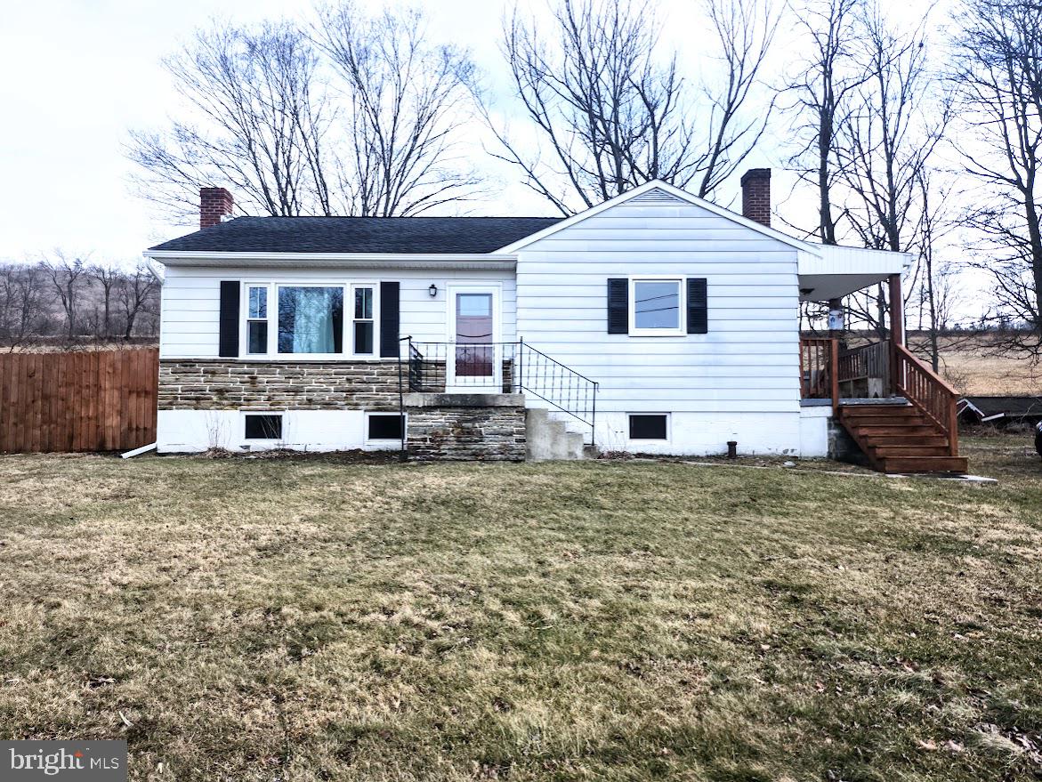 10314 Hyndman Road Property Photo 2