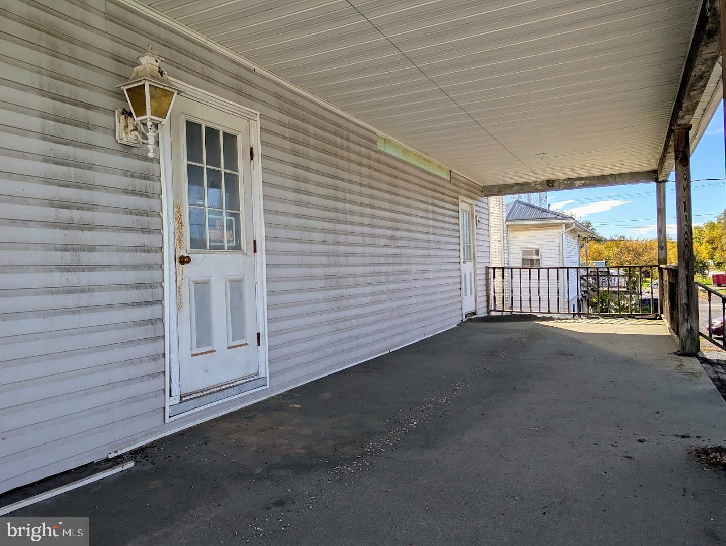 229 Main St Property Photo 6