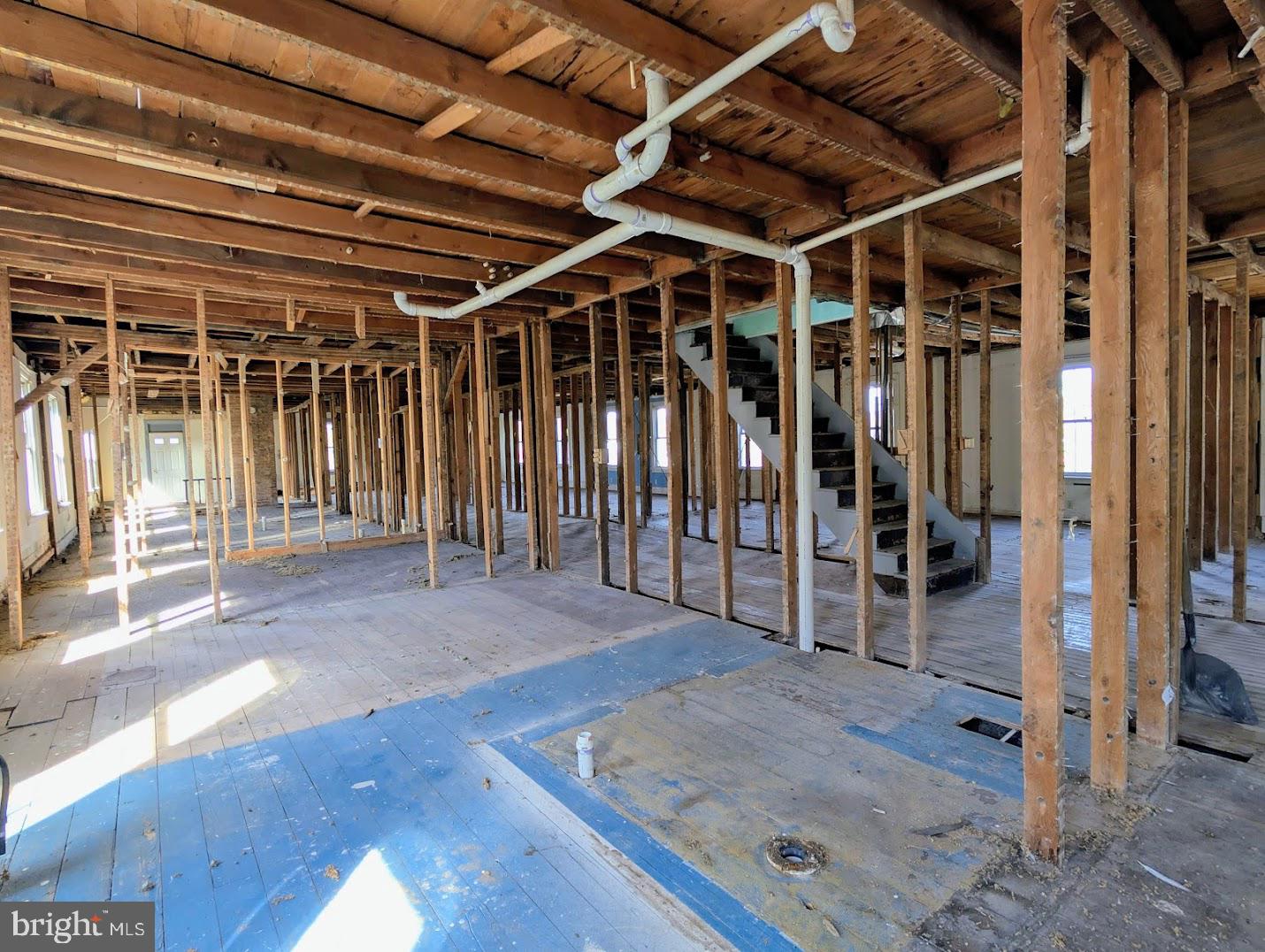 229 Main St Property Photo 39