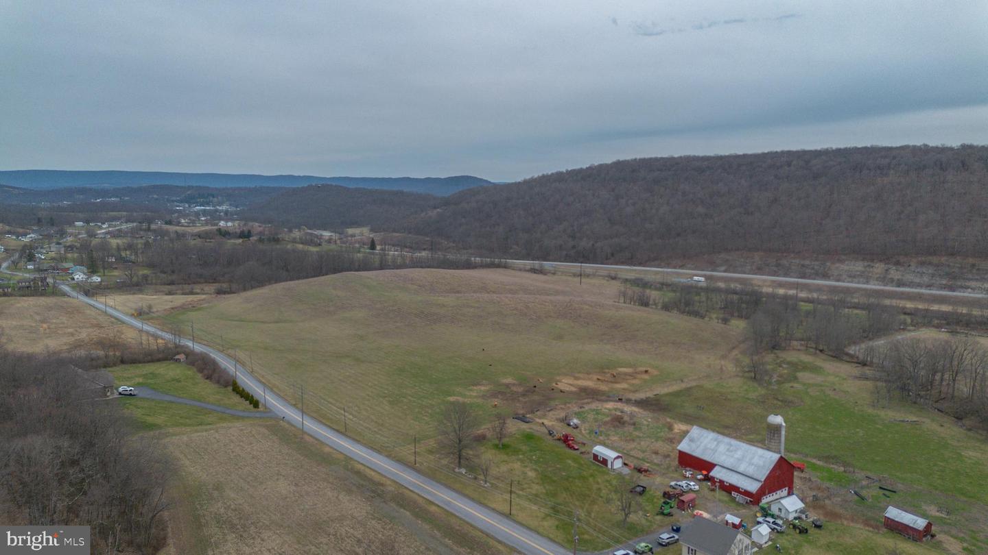 1927 Cumberland Rd. Property Photo 18