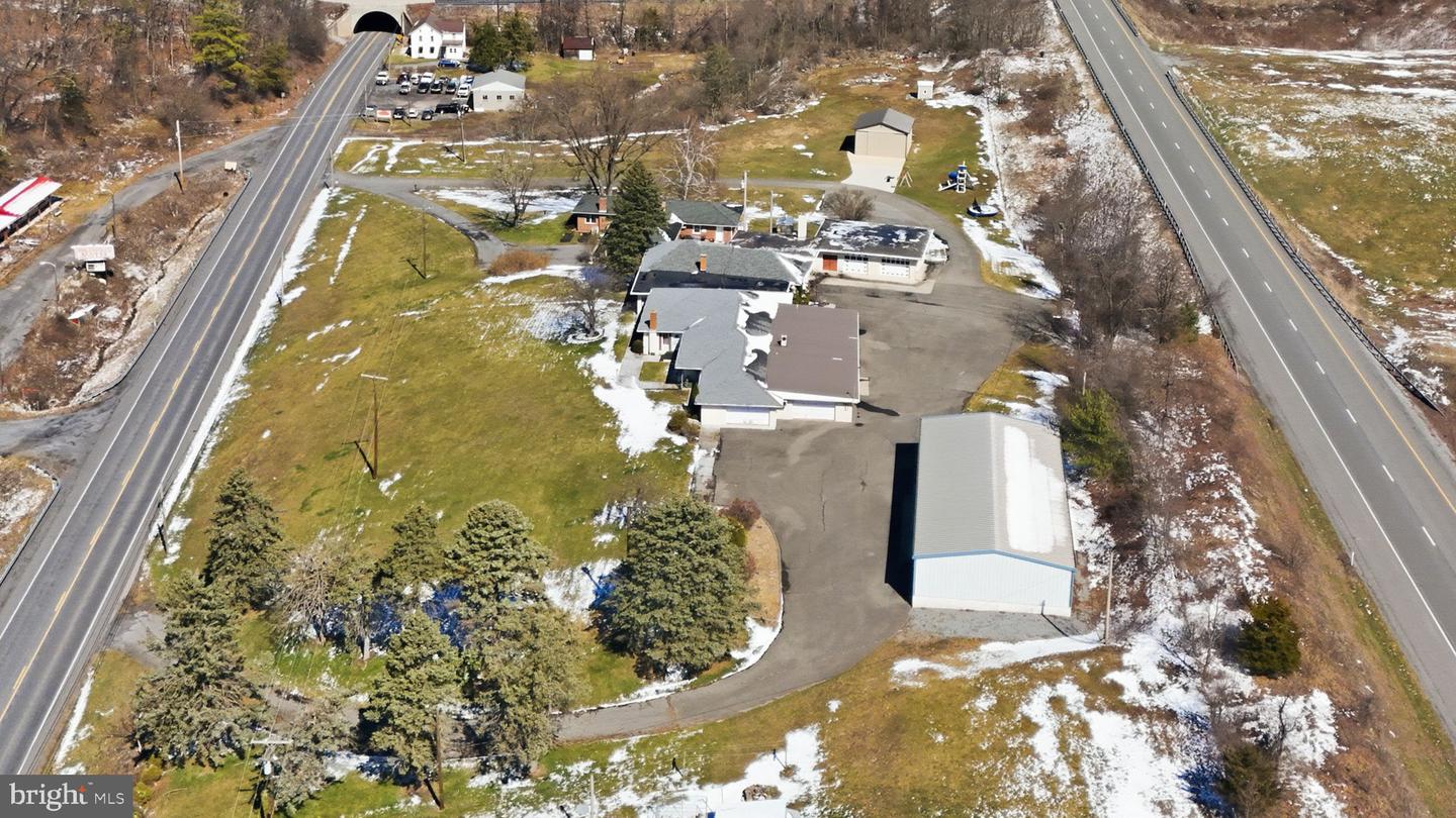 501 Breezewood Rd S Property Photo 10