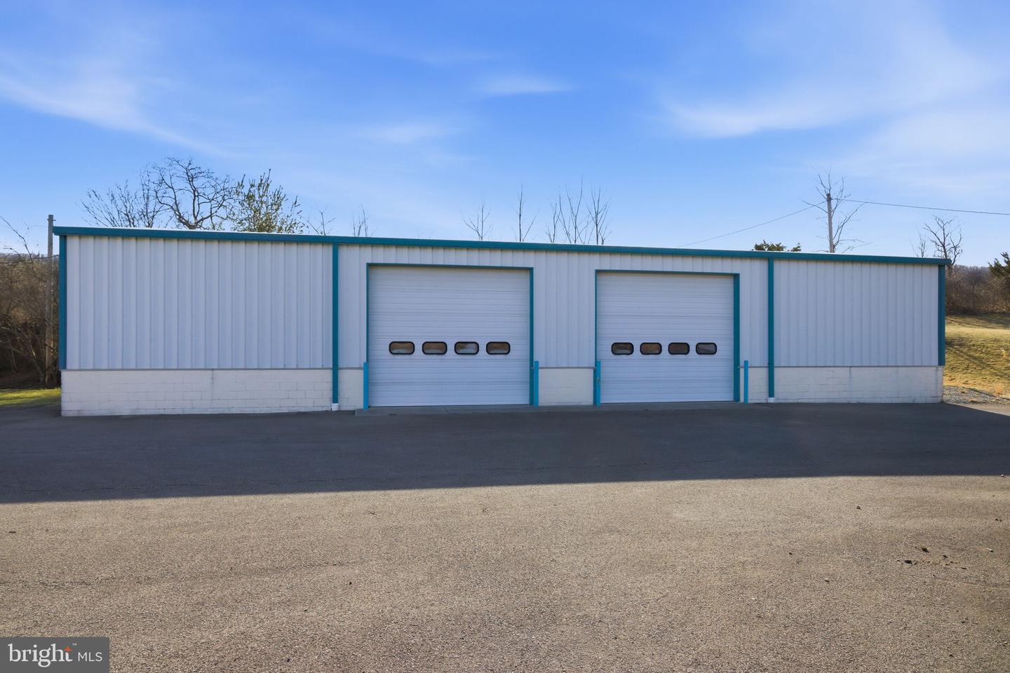 501 Breezewood Rd S Property Photo 13