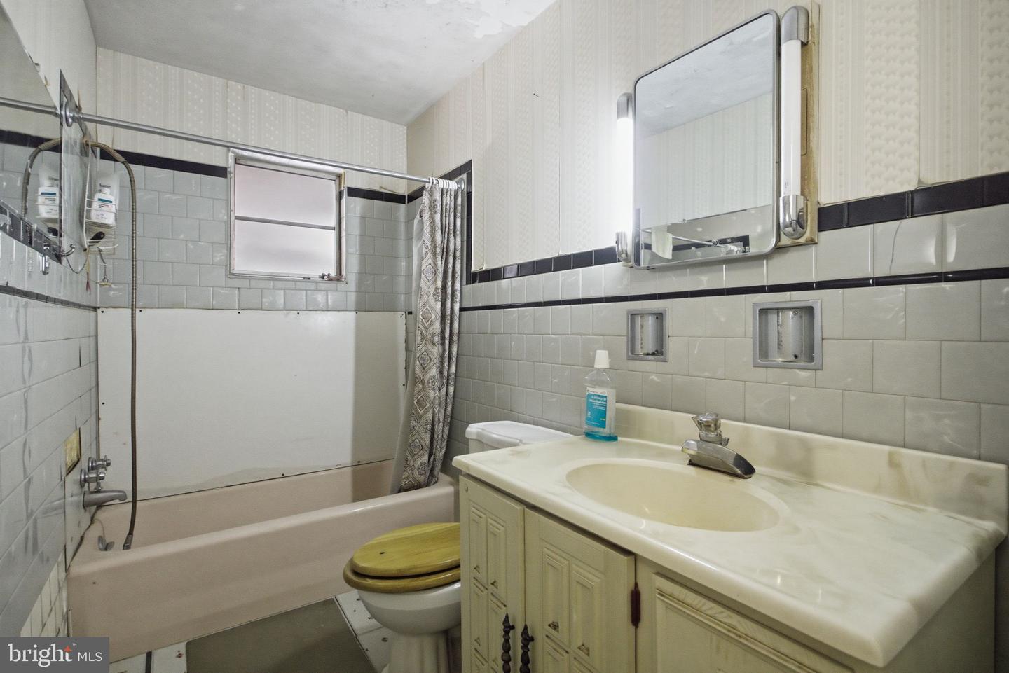 501 Breezewood Rd S Property Photo 39