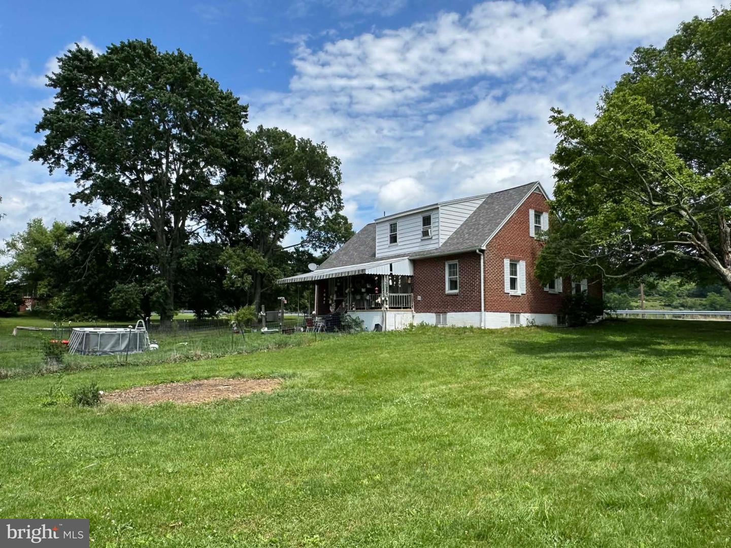 2165 Bedford Valley Rd Property Photo 2