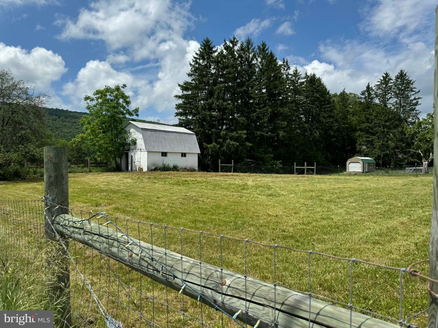 2165 Bedford Valley Rd Property Photo 16