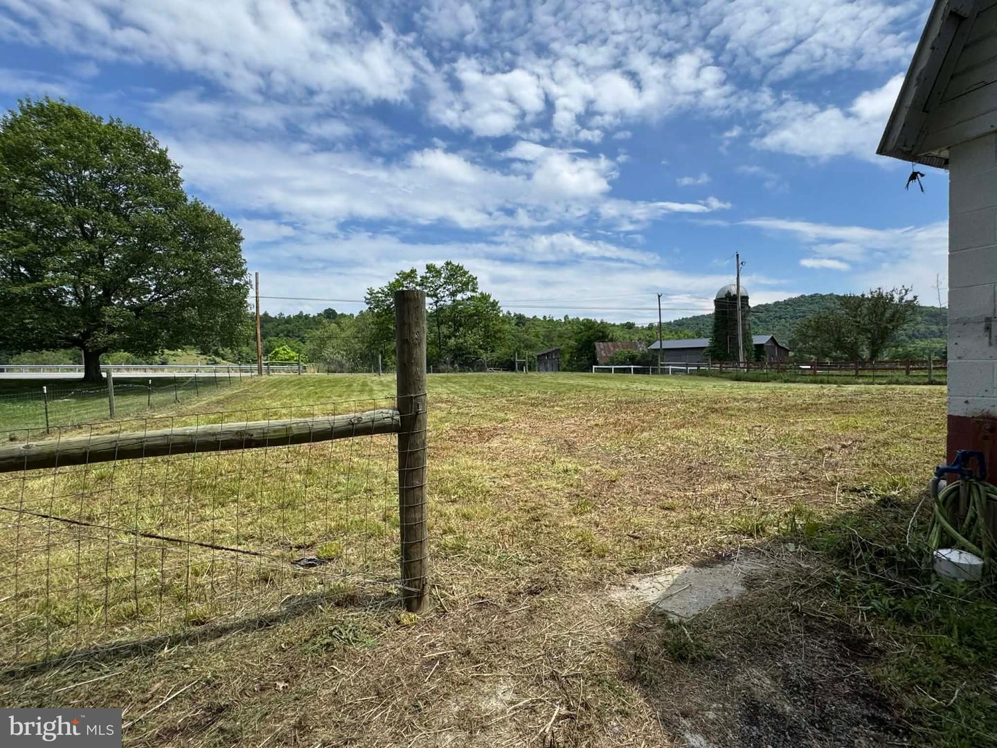 2165 Bedford Valley Rd Property Photo 19