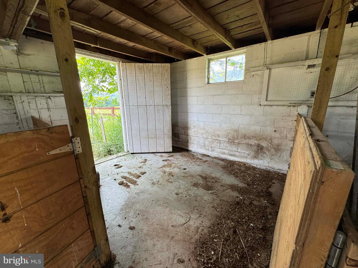 2165 Bedford Valley Rd Property Photo 34