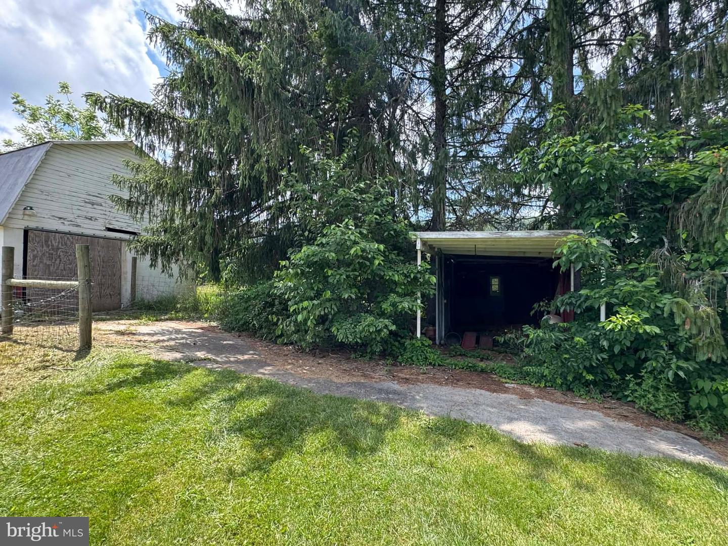 2165 Bedford Valley Rd Property Photo 36