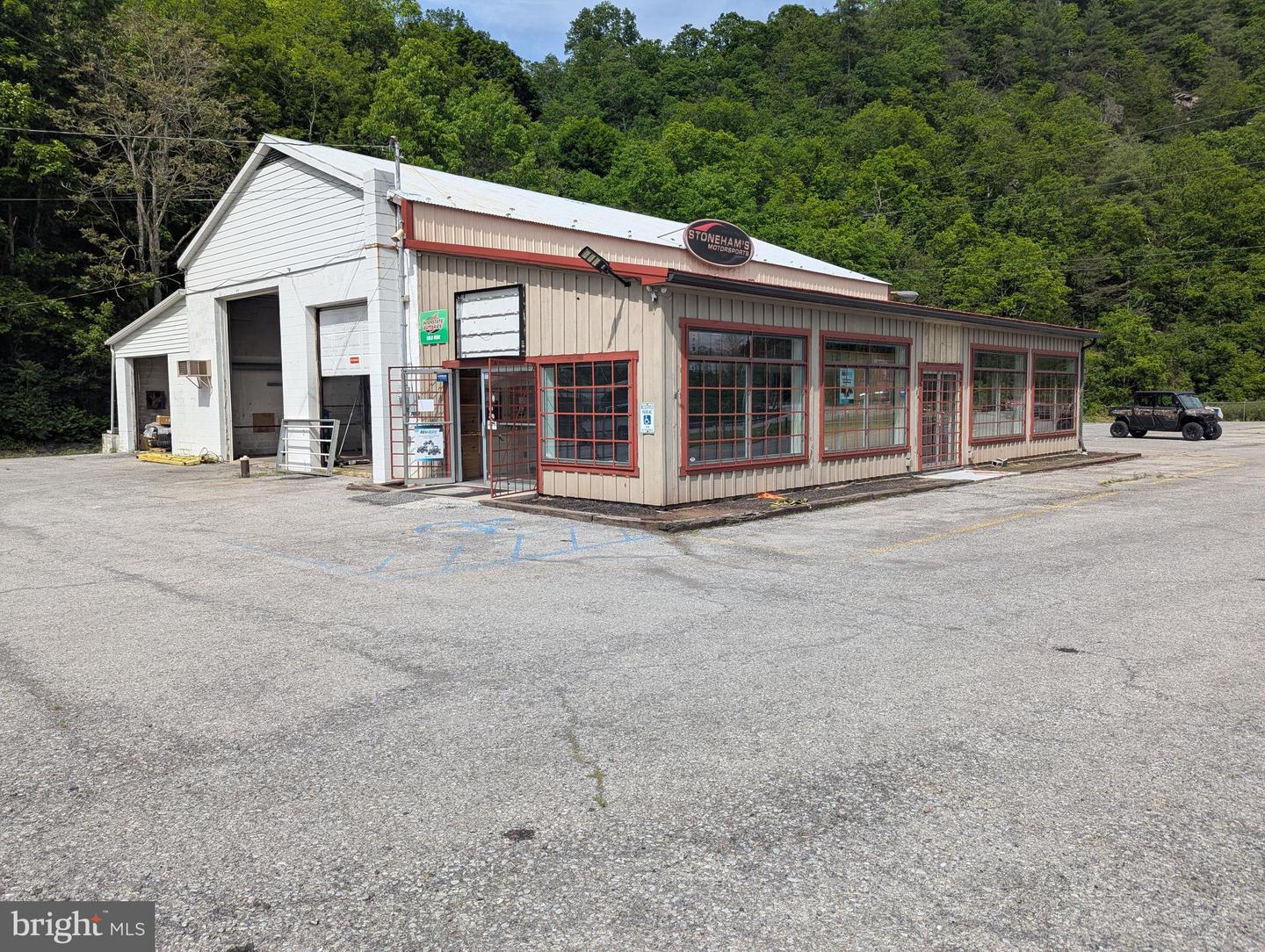 14367 Lincoln Highway Property Photo 1