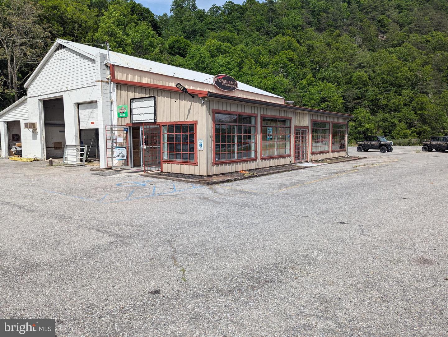 14367 Lincoln Highway Property Photo 4