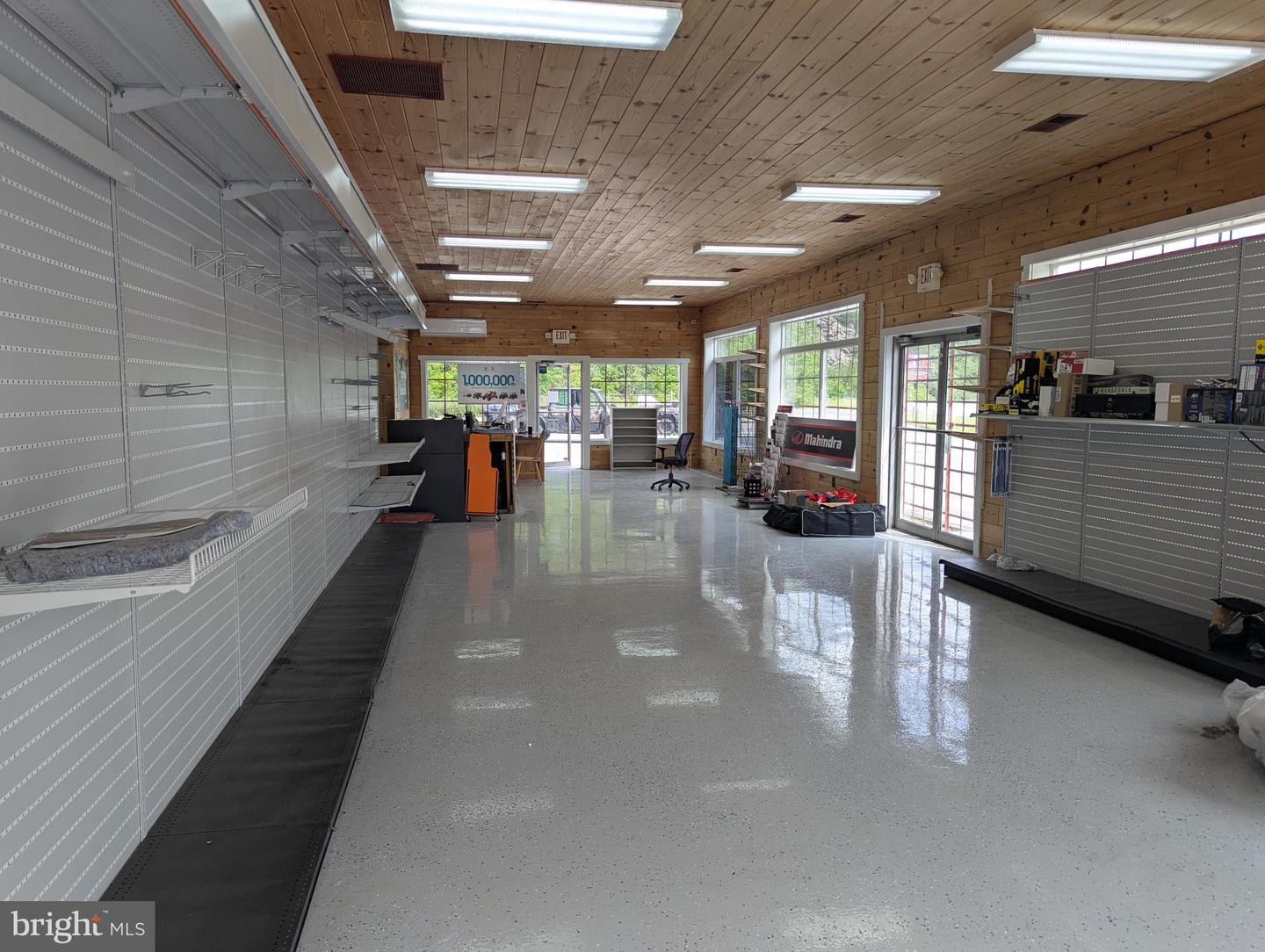 14367 Lincoln Highway Property Photo 8