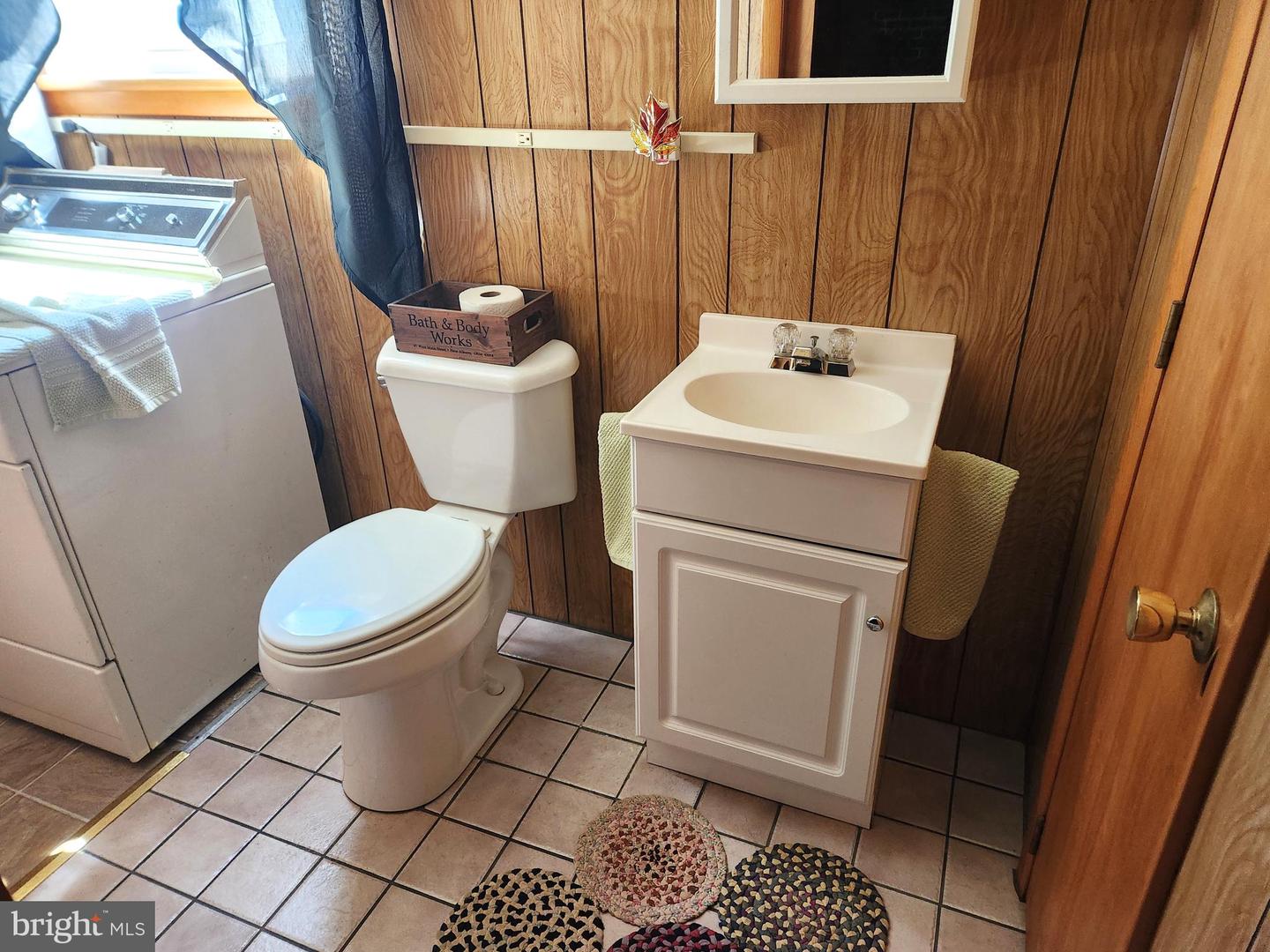 5822 Business 220 Property Photo 11