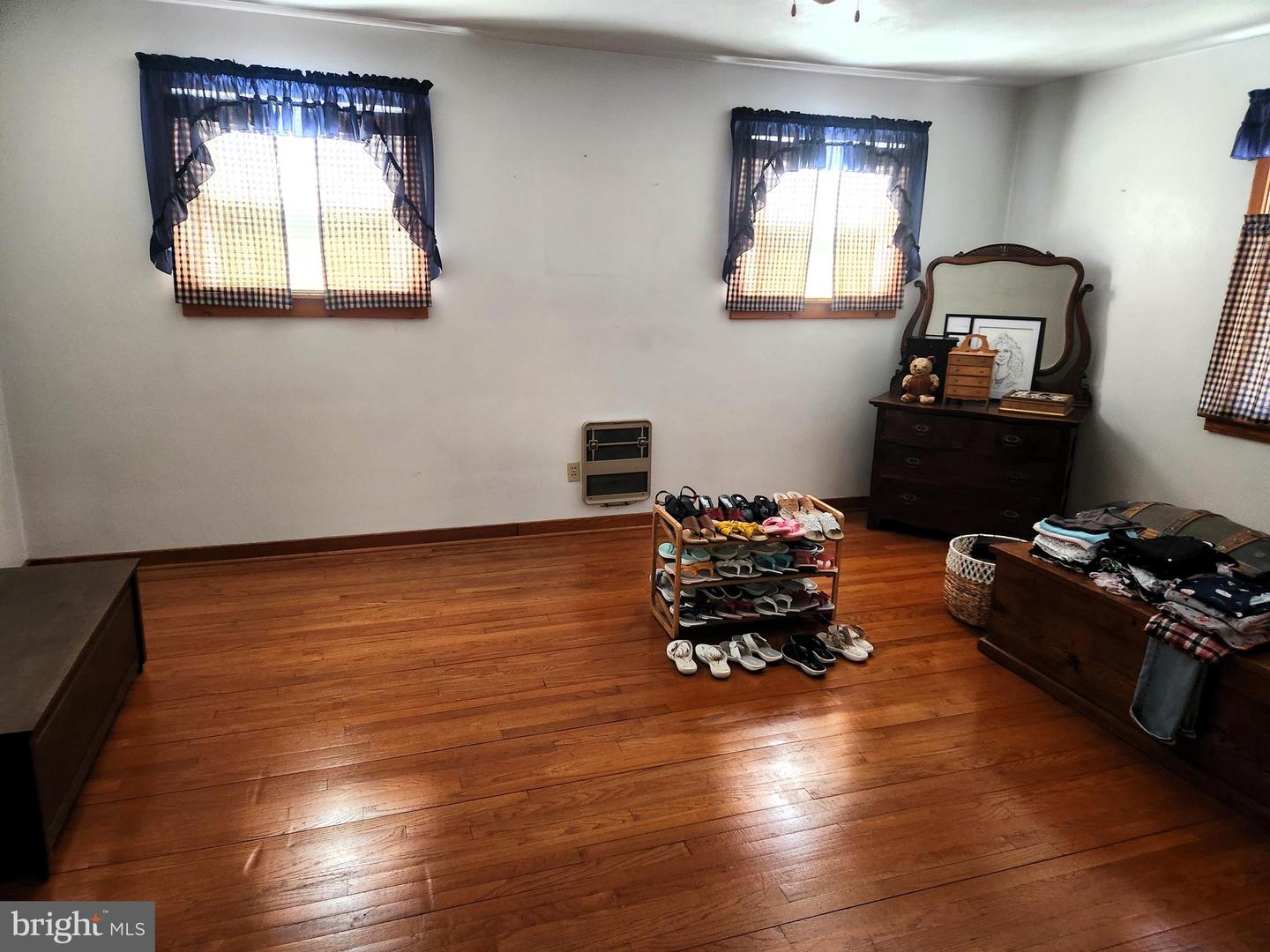 5822 Business 220 Property Photo 13