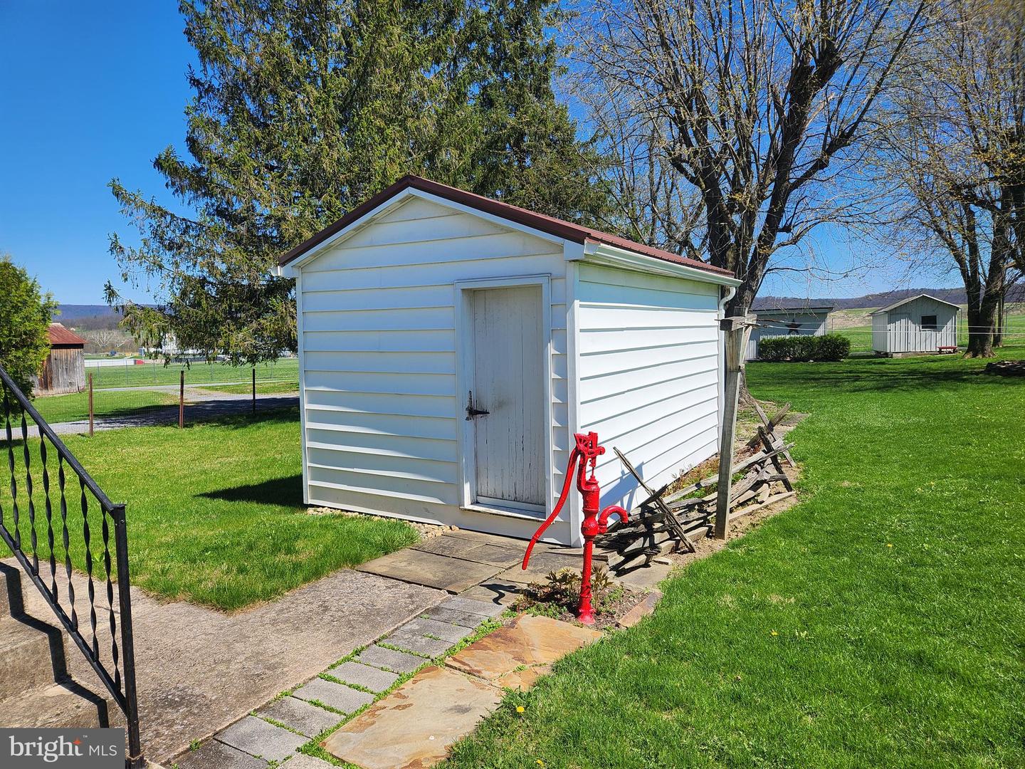 5822 Business 220 Property Photo 29