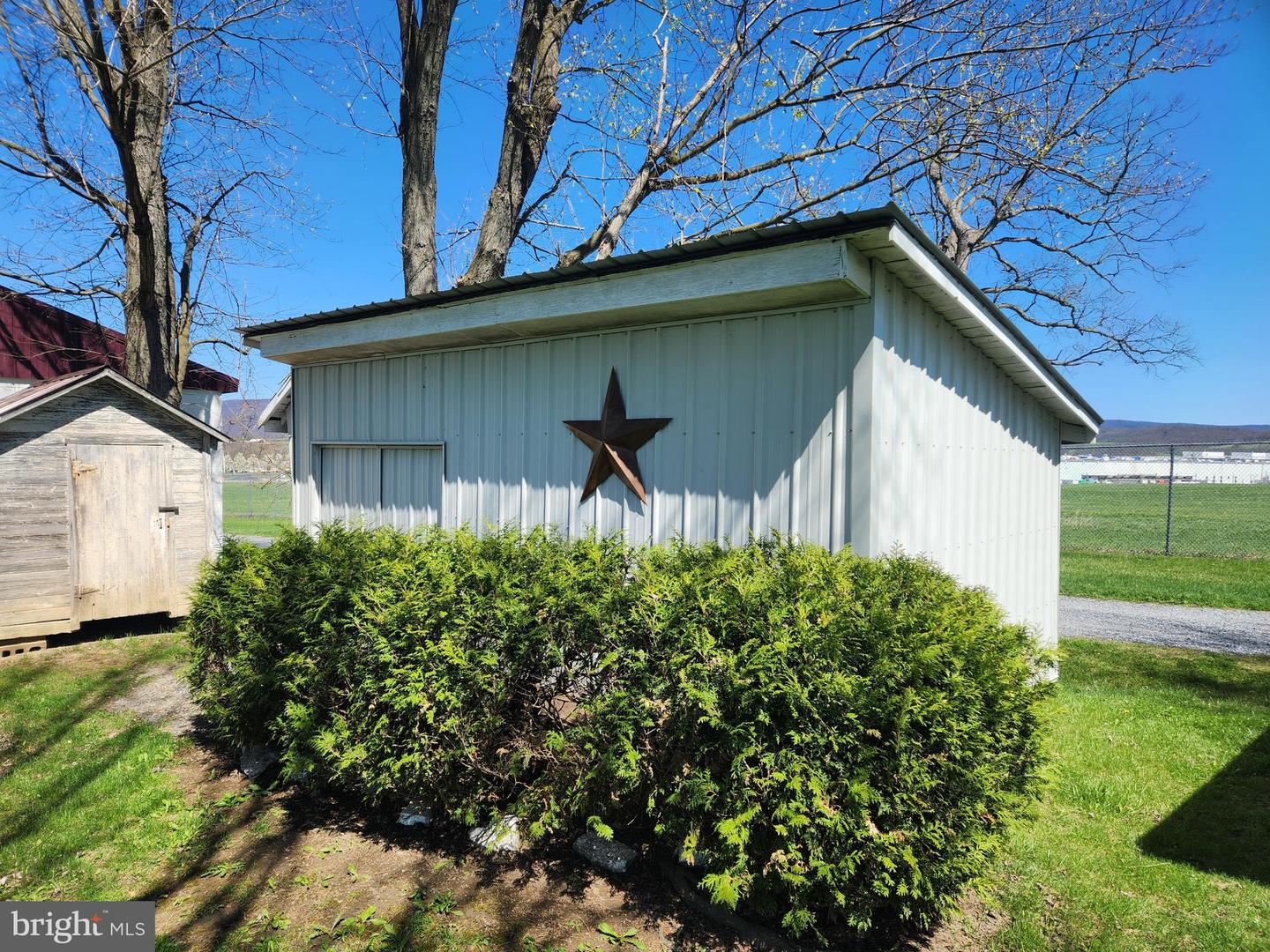 5822 Business 220 Property Photo 34